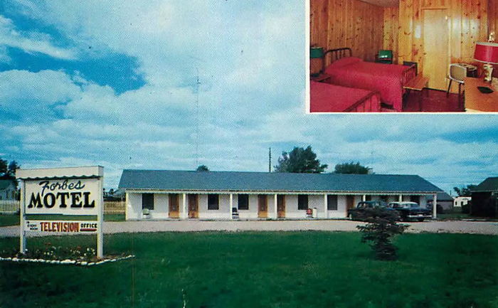 Warblers Way Motel (Forbes Motel) - Vintage Postcard